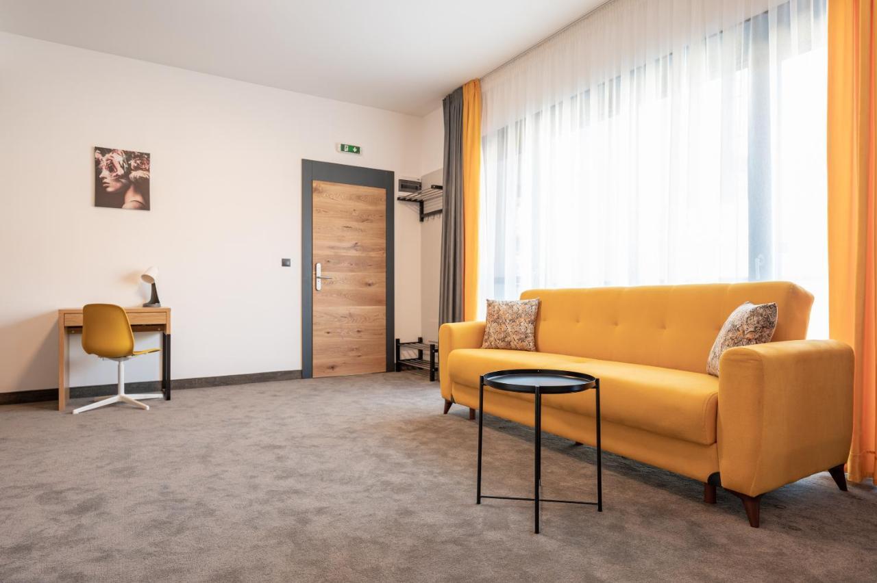 Calvin Aparthotel Oradea Εξωτερικό φωτογραφία