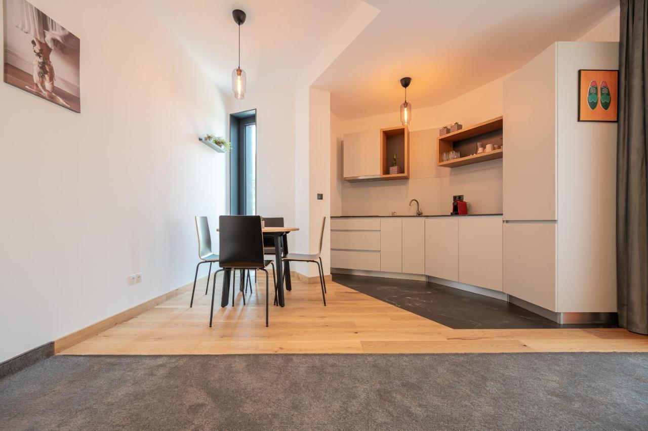Calvin Aparthotel Oradea Εξωτερικό φωτογραφία
