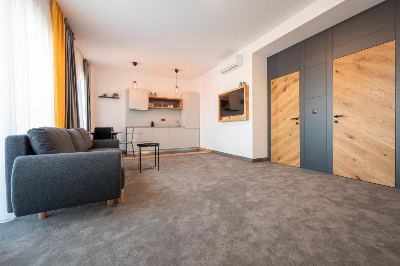 Calvin Aparthotel Oradea Εξωτερικό φωτογραφία