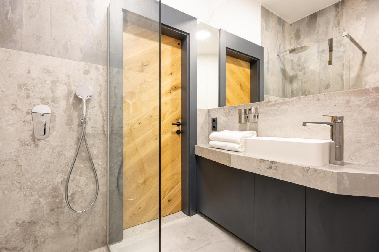 Calvin Aparthotel Oradea Εξωτερικό φωτογραφία