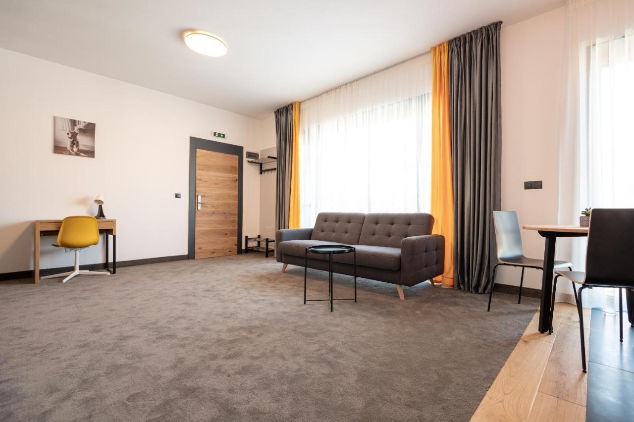 Calvin Aparthotel Oradea Εξωτερικό φωτογραφία