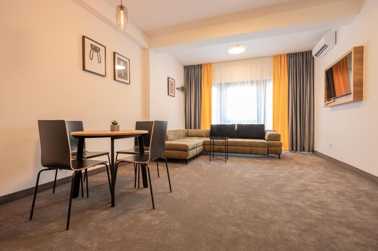 Calvin Aparthotel Oradea Δωμάτιο φωτογραφία