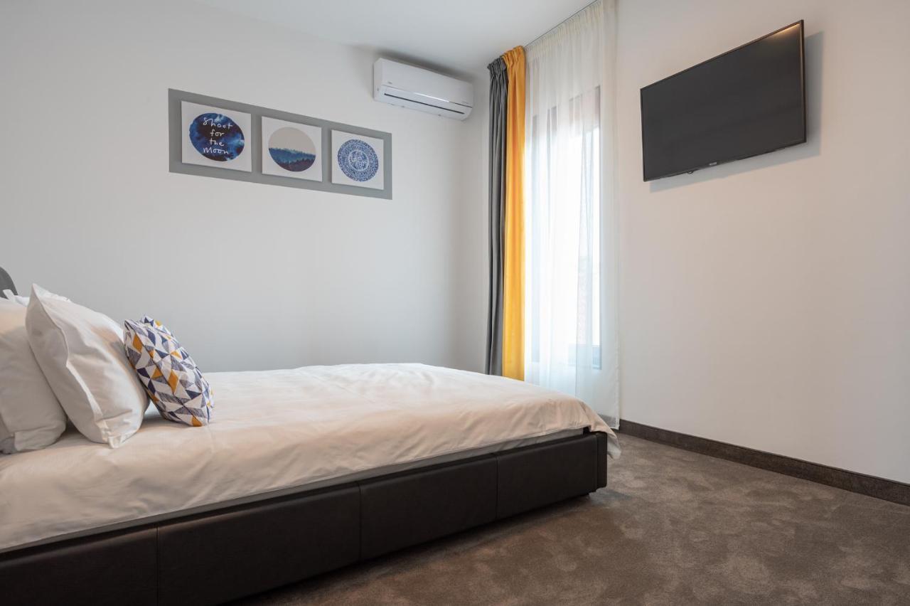 Calvin Aparthotel Oradea Εξωτερικό φωτογραφία
