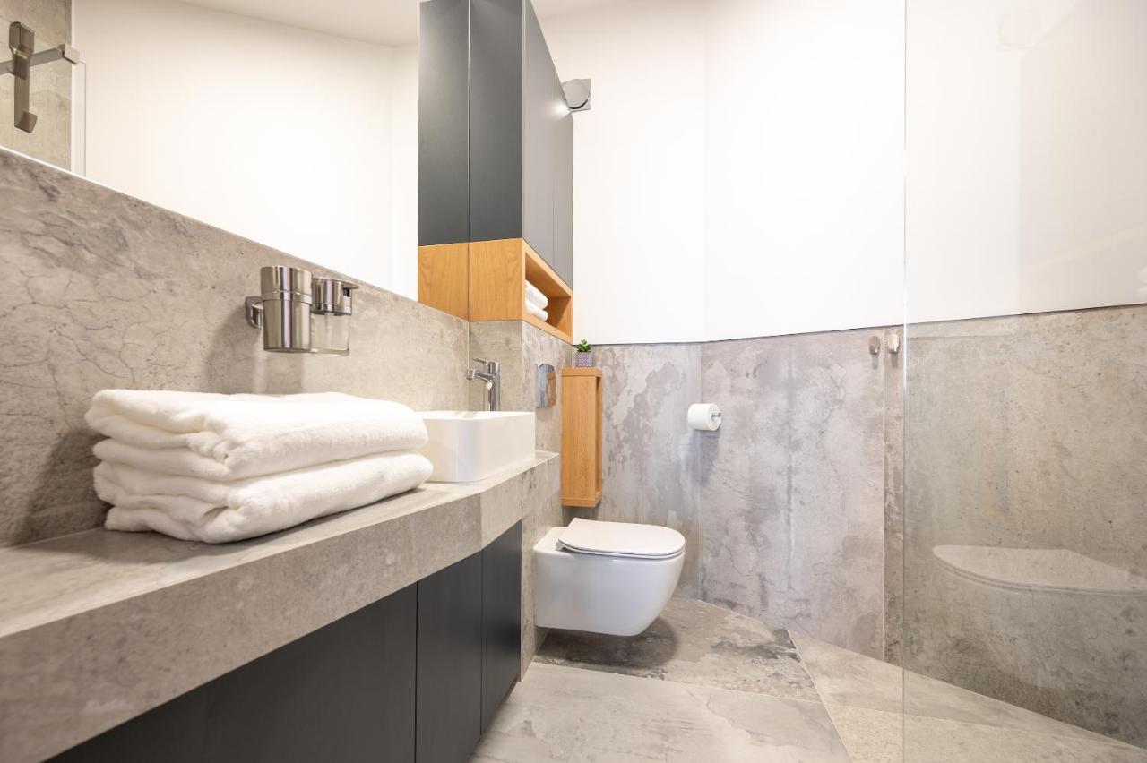 Calvin Aparthotel Oradea Εξωτερικό φωτογραφία
