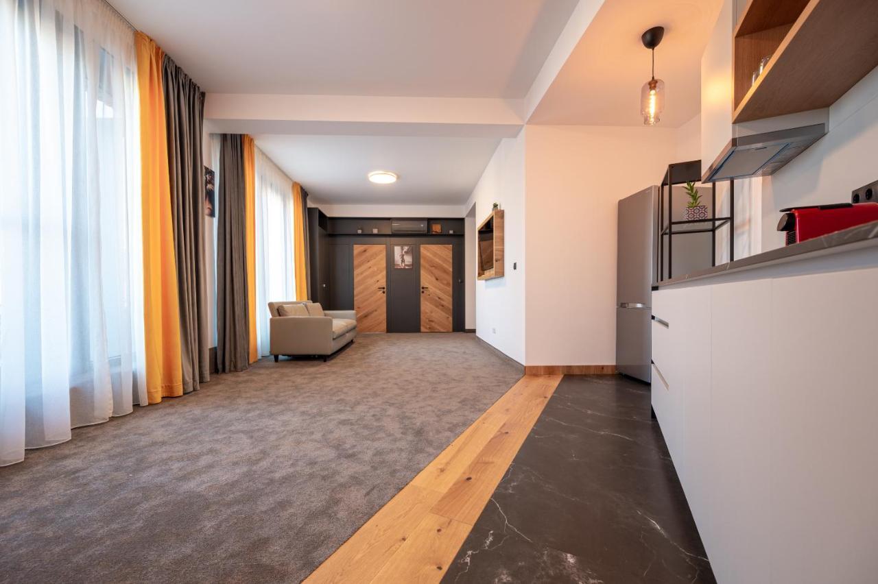 Calvin Aparthotel Oradea Εξωτερικό φωτογραφία