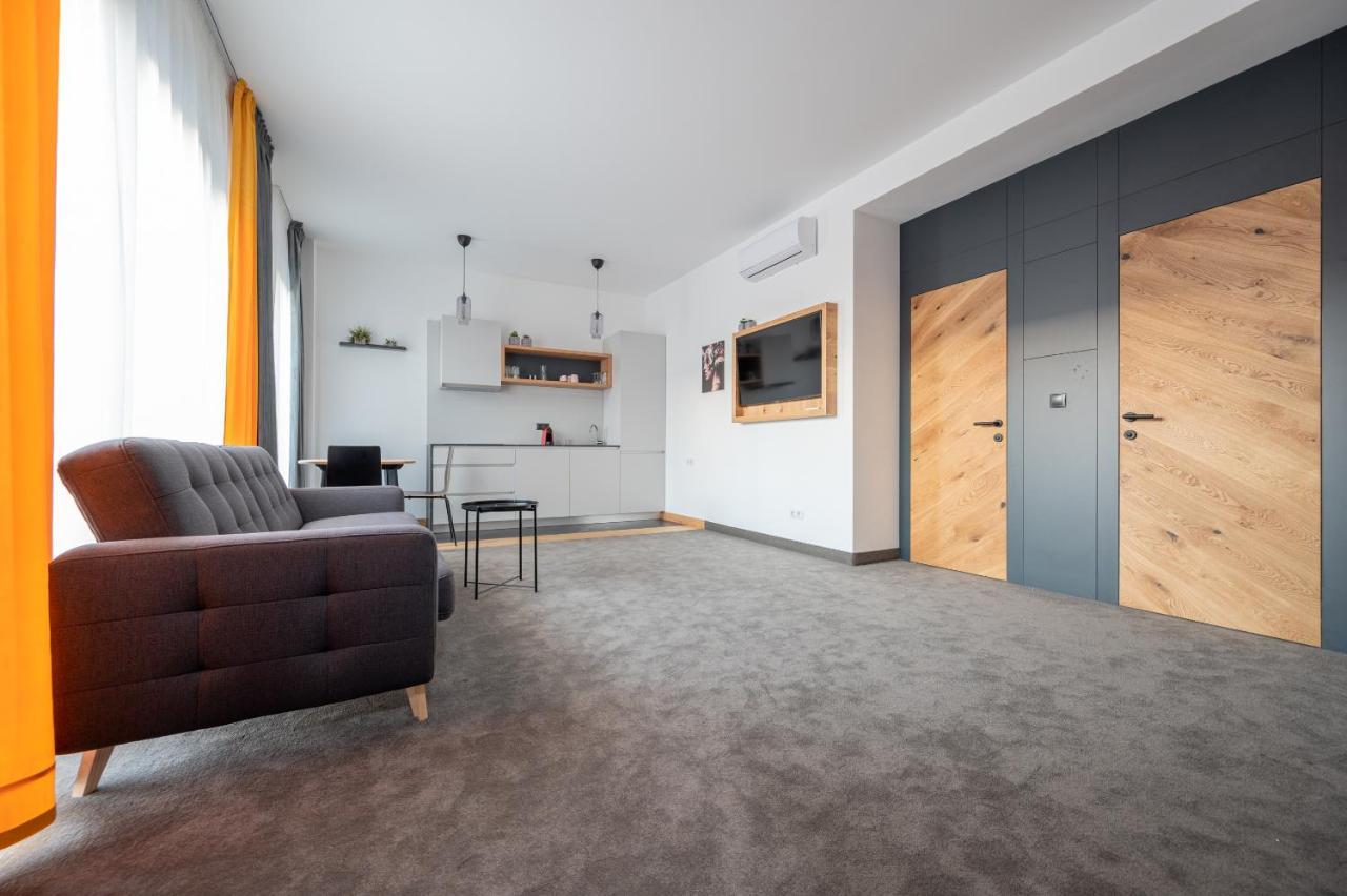 Calvin Aparthotel Oradea Δωμάτιο φωτογραφία