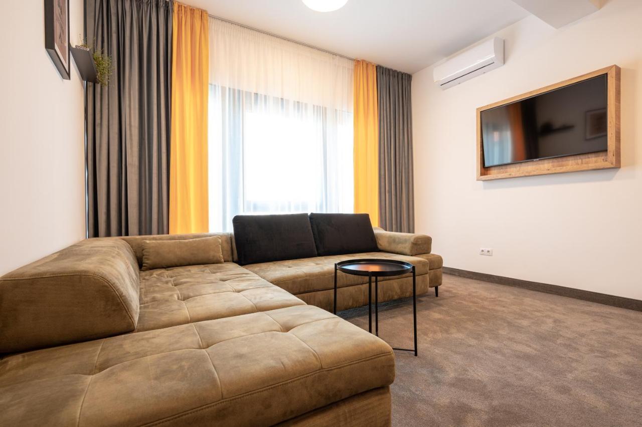 Calvin Aparthotel Oradea Εξωτερικό φωτογραφία