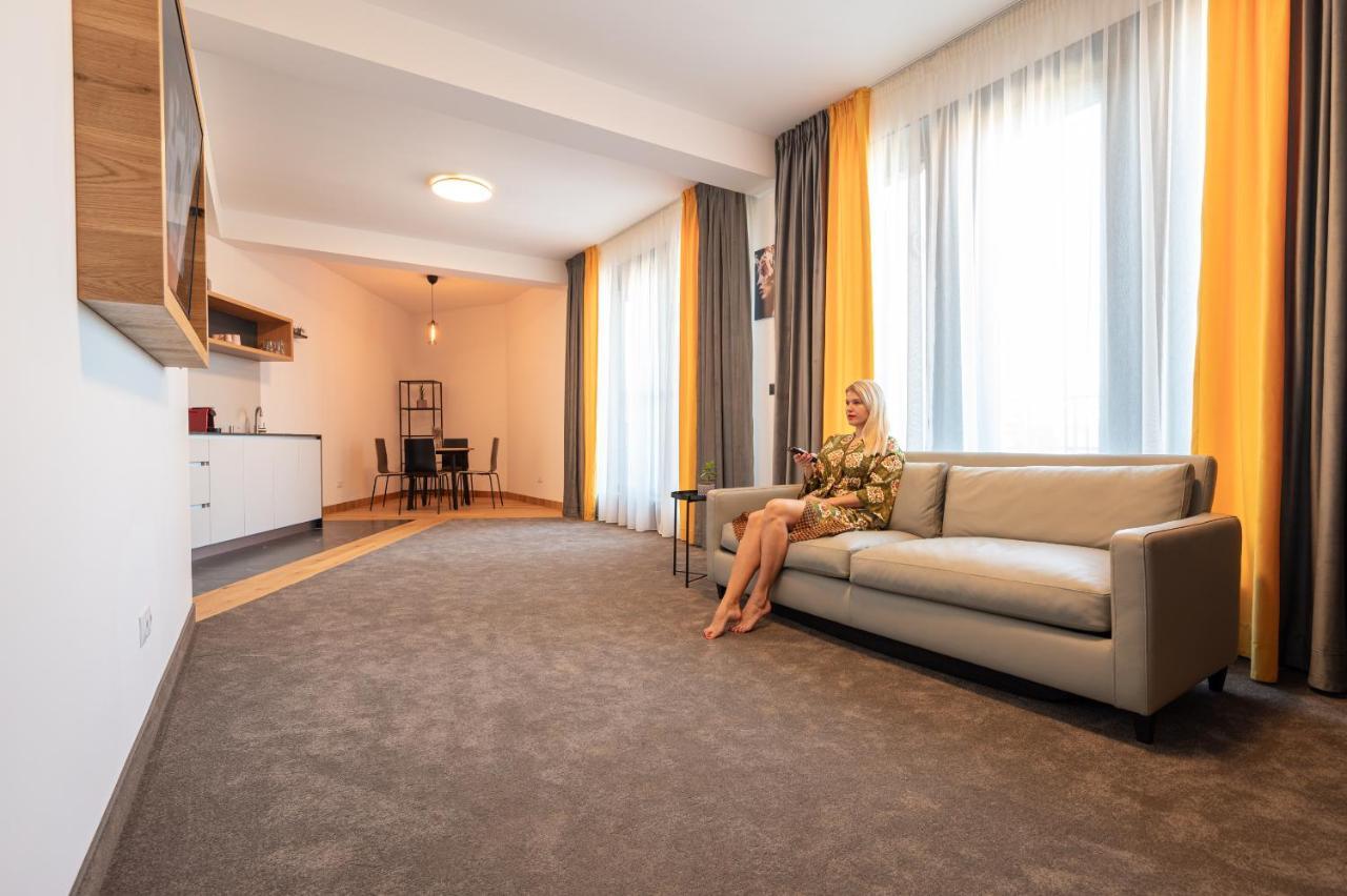 Calvin Aparthotel Oradea Εξωτερικό φωτογραφία