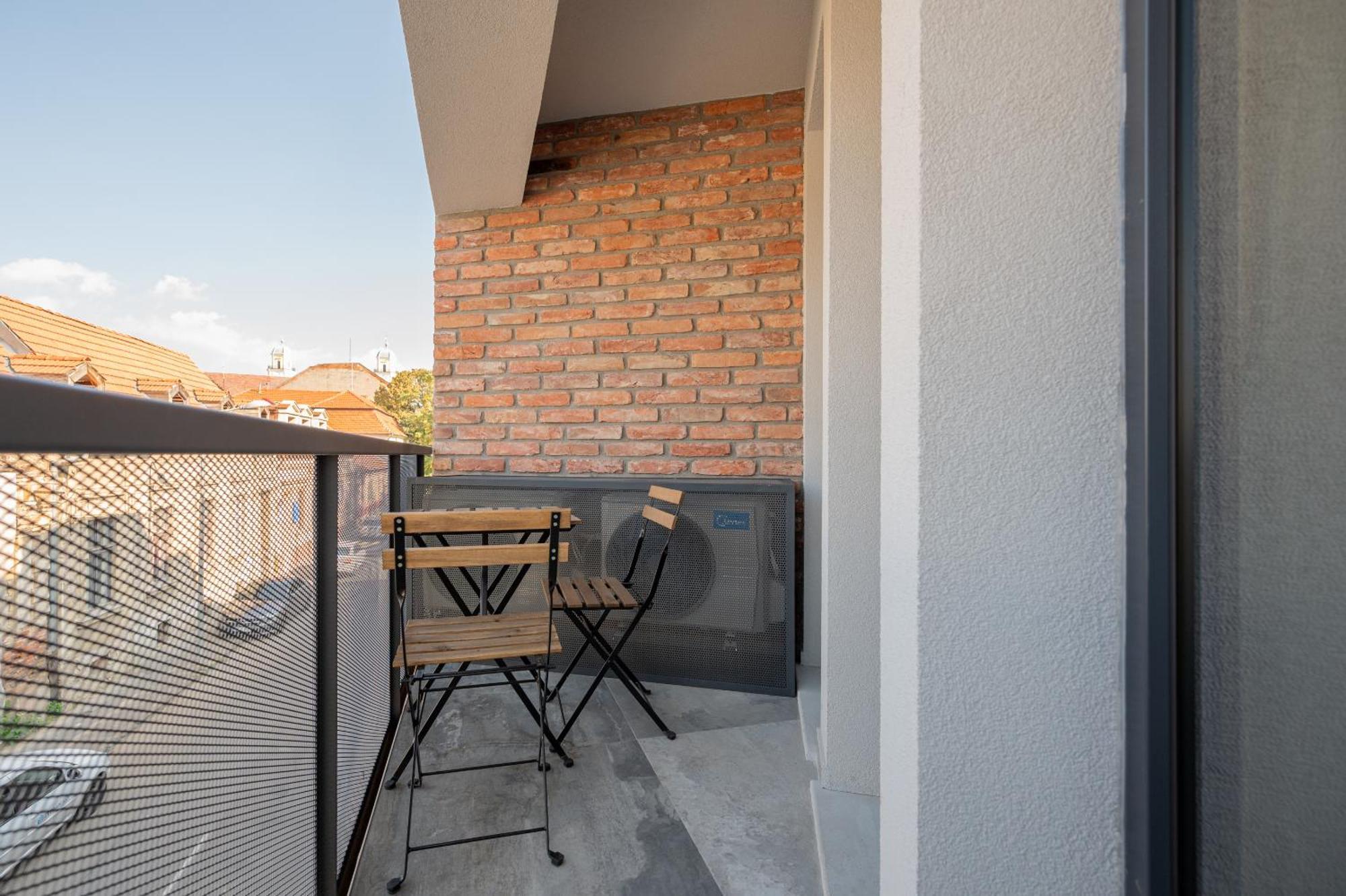 Calvin Aparthotel Oradea Δωμάτιο φωτογραφία
